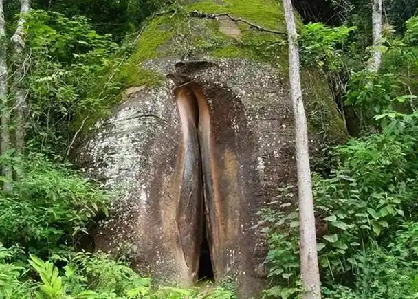 广东丹霞山,中国让人脸红的景区,两块石头太像生殖器令人称奇 - 旅游