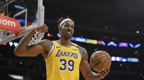 继霍华德后,又1人赞同欧文,詹姆斯这次头疼了_布拉德利_球员_本赛季