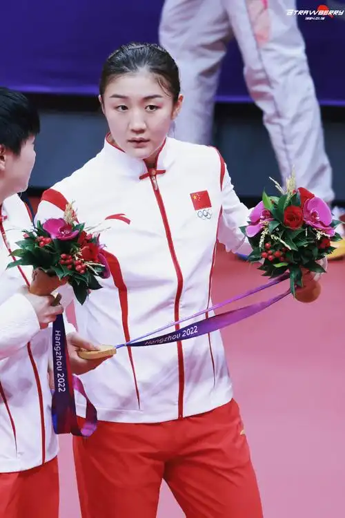 天涯凌云尽所能是你我并肩又一程"@陈梦-乒乓球