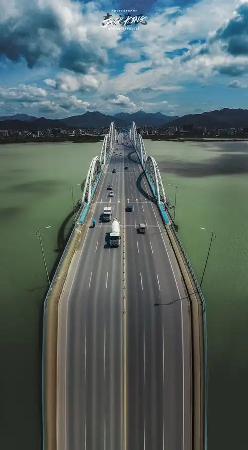 航拍潮州金山大桥小心驾驶以防掉落