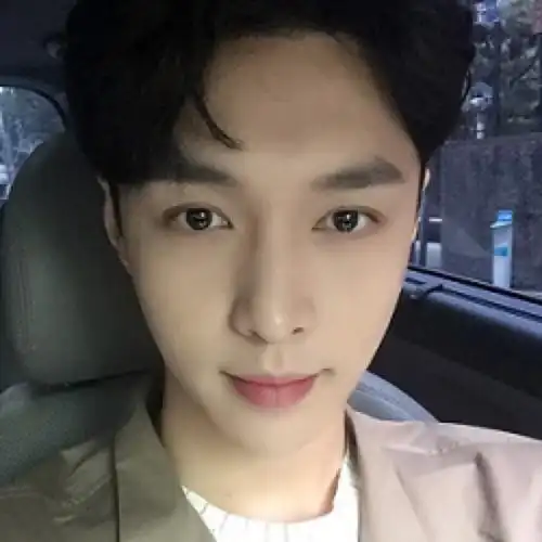 张艺兴头像男头