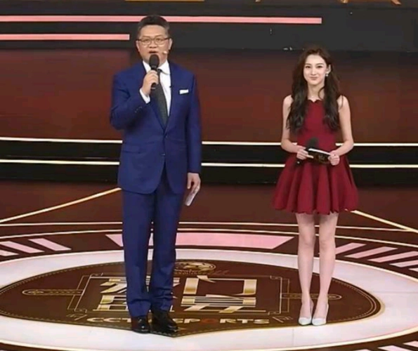 美女马凡舒主持世界杯节目豪门盛宴,她的主持得到球迷的一致好评