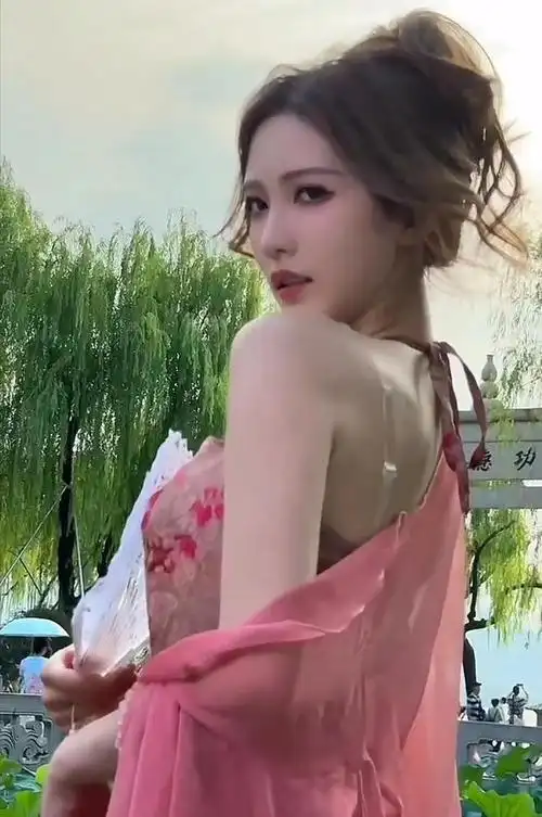 抖音十大最美女网红,个个长相惊艳,你关注了几个?