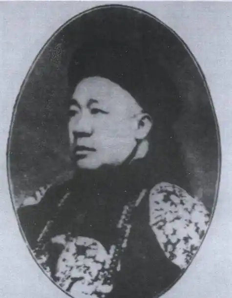 火烧了,为了补偿他的损失,朝廷将崇文门正监督这个肥缺给善耆以作补偿