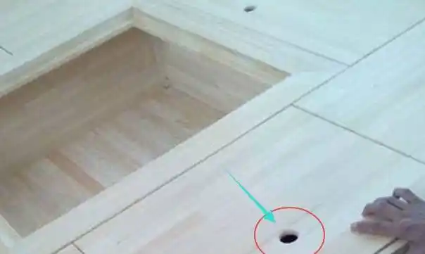 榻榻米床的透气处理一定要做好,可以在盖板上打透气孔,也可以在底部