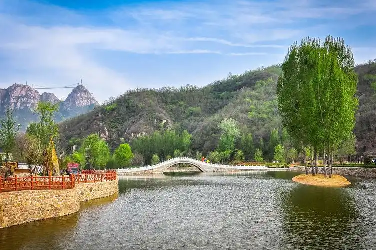 绿水青山生态旅游河北平山民族风情园开园迎客