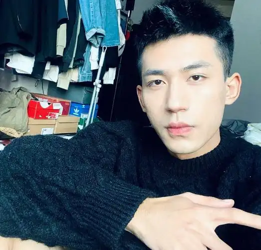 网恋对象发的请问是网图吗