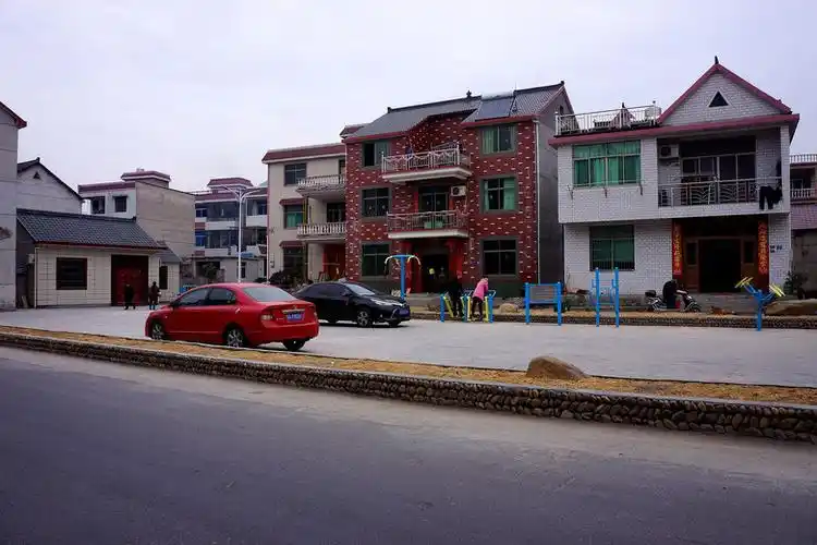 新农村——新和村