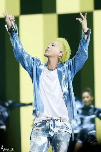 于2014年08月18日, a target="_blank" href="/item/权志龙/4119624"