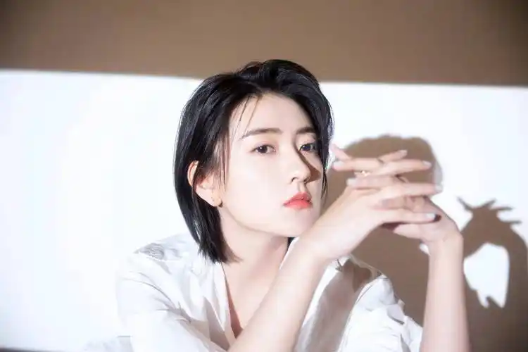 梁洁的短发造型真的好好看呀