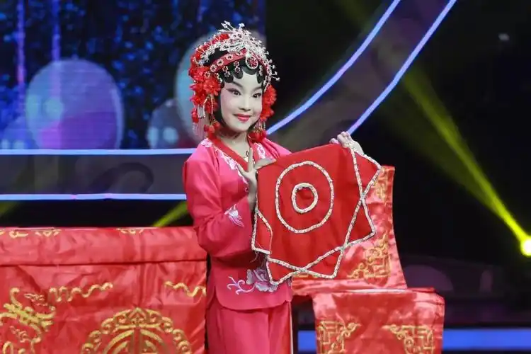 下方查看历史文章这是一场戏曲大狂欢,《梨园春》2020新年戏曲晚会,你