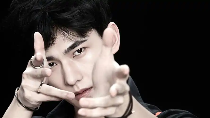 杨洋明星风尚壁纸26