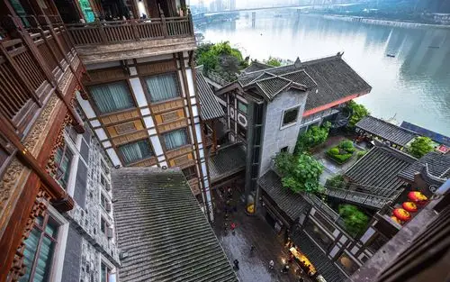 重回《疯狂的石头》外景--重庆罗汉寺,再吃洪崖洞红九格