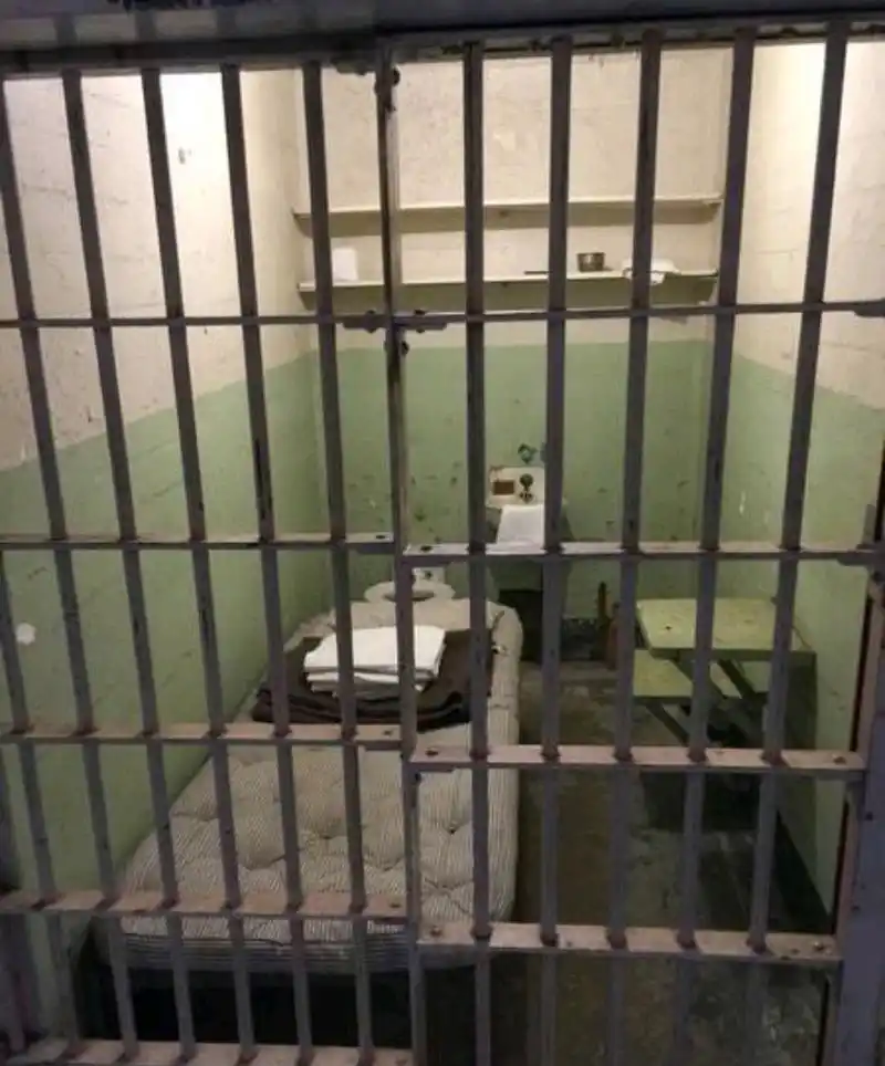 监狱:关过禁闭是什么体验,经历过的人说刻骨铭心,永生难忘