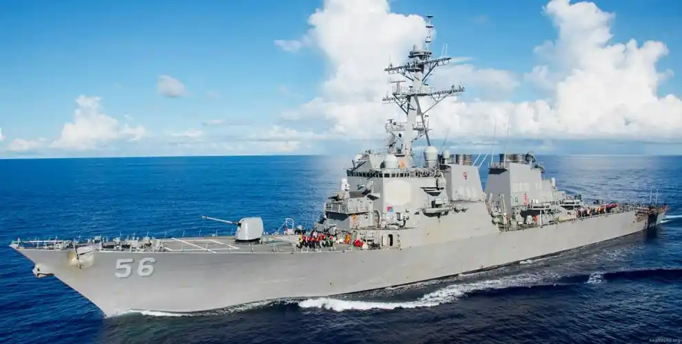 美国海军军舰闯入俄罗斯领海:当蛮不讲理碰上简单粗暴