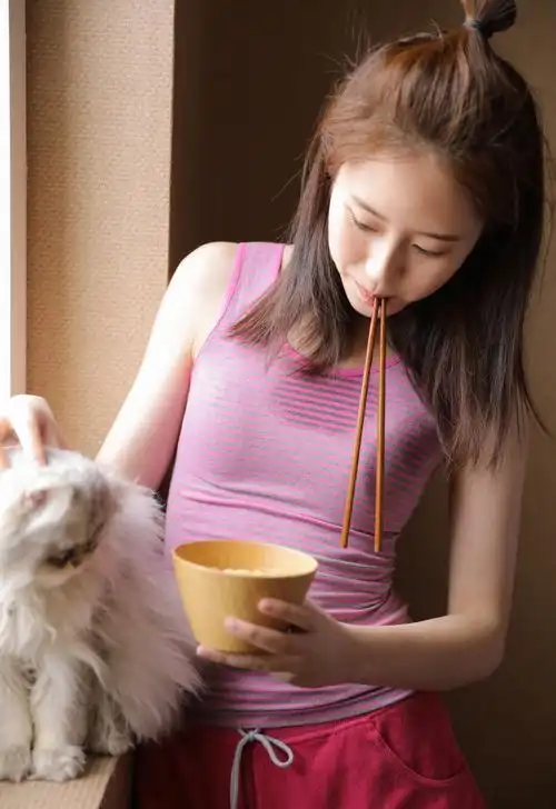 清纯邻家少女清凉甜美居家写真图片