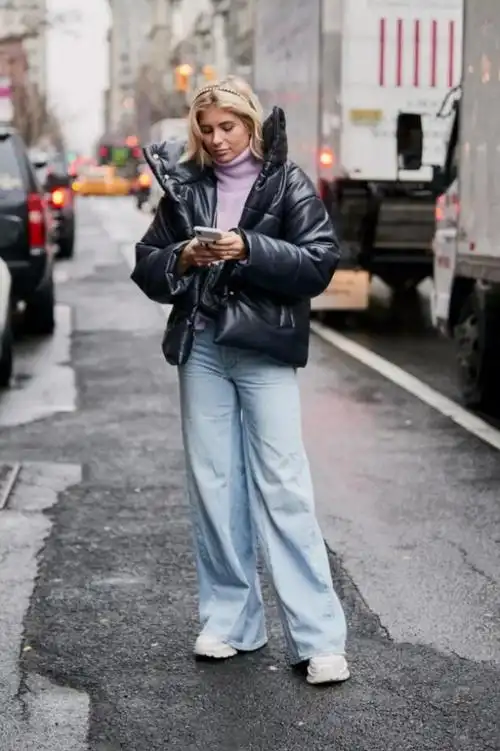 牛仔裤配什么鞋子好看女生,鞋子与牛仔裤的搭配指南