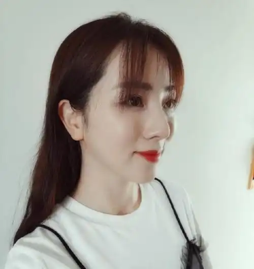 原创曾被誉为"最美女主持",33岁仍气度不减,皮肤白皙颜值高!