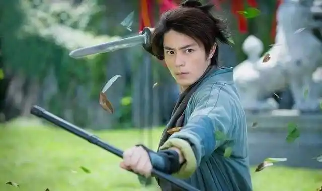 q4:为什么岳不群学会了辟邪剑法,还是打不赢令狐冲的独孤九剑?