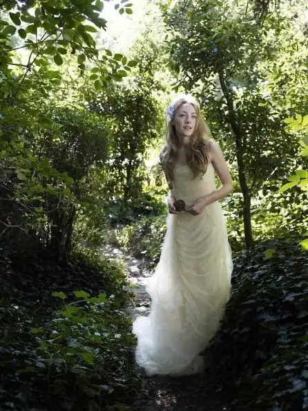 p data-id="gnso1fvg4i">西尔莎·罗南(saoirse ronan),1994年4月12