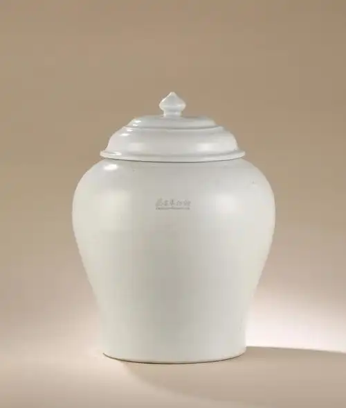 4910 明永乐 甜白釉盖罐