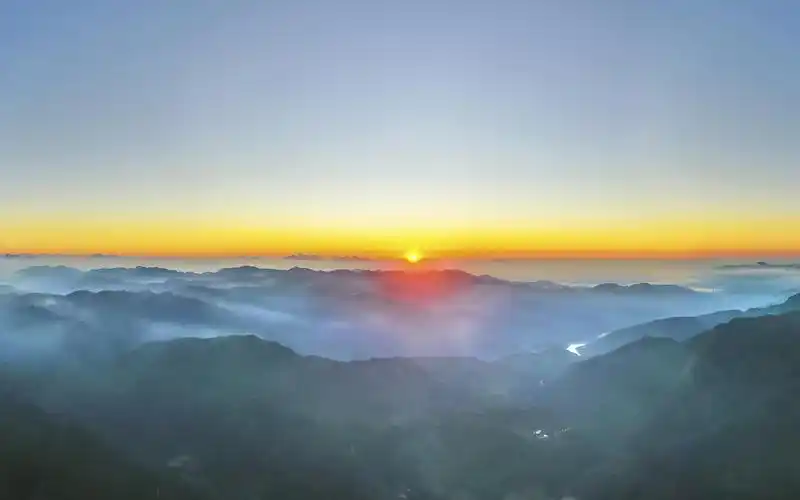 清晨时最美的日出风景