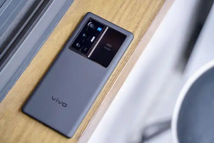 雅致配色,新颖造型,vivo x70 pro 诠释科技美学__凤凰网