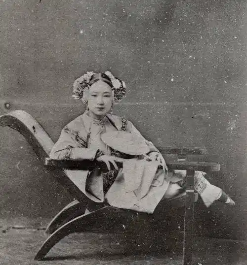 晚清青楼女子的真实相貌:比皇帝妃嫔要漂亮,图9女孩还没有成年