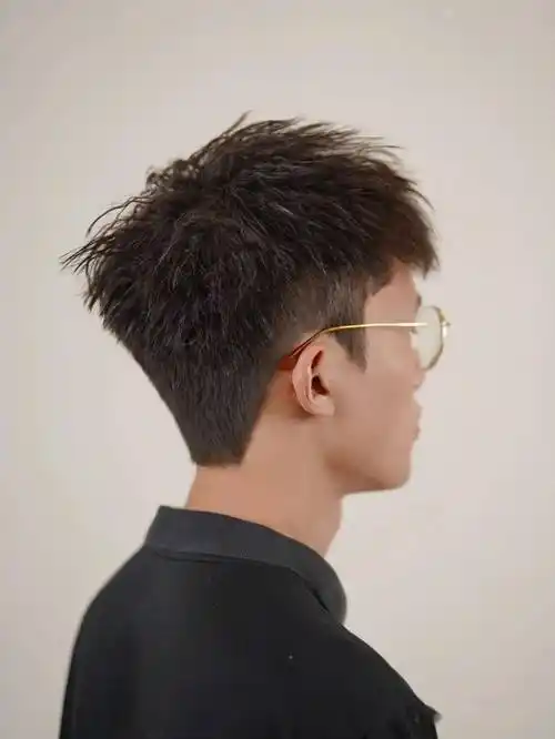 2021秋季精选男士发型(30款)-搜狐大视野-搜狐新闻