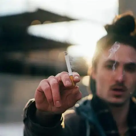 大叔抽烟头像成熟的寂寞大叔欧美的