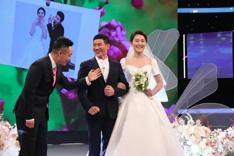 嘎子哥谢孟伟妻管严称号做实冬至一人包饺子简直毫无家庭地位