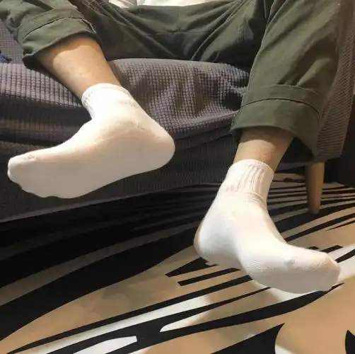 男生的白色袜子大全 总能找到你喜欢的白袜款式_哔哩哔哩_bilibili