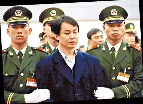 绑架李嘉诚长子成功后他金盆洗手,买下深圳28套房,如今下场如何