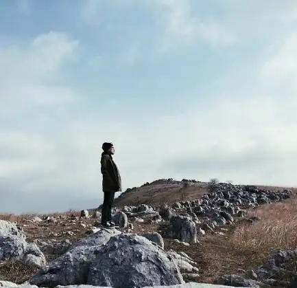 一个人伤心流泪的伤感句子句句心酸无奈