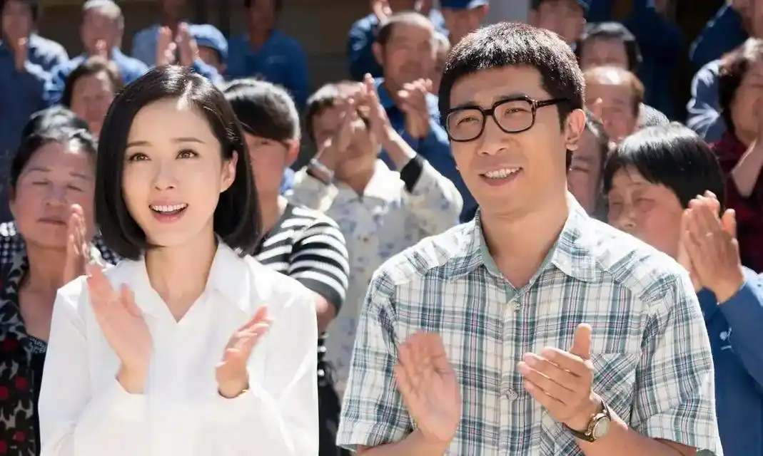 祝福演员颜丹晨与孟浩强事业家庭美满