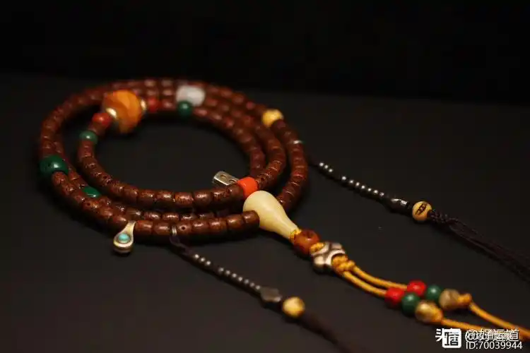 西藏老佛珠拥有神秘意义圆滑细腻油润的包浆古朴耐看