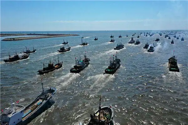 山东荣成黄渤海开海千船出港秋捕