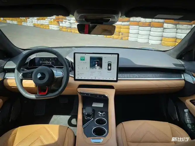 有的不仅仅是动态体验深度试驾极氪001