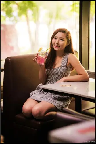 成熟女人……[寂寞红杏 so siu siu]……第六百五十一辑 - 风晴雪