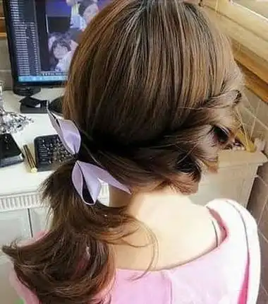 中长发编发走亲戚发型