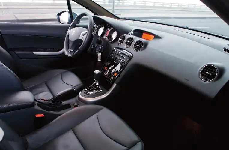 圈子不够大 试驾体验全新标致408