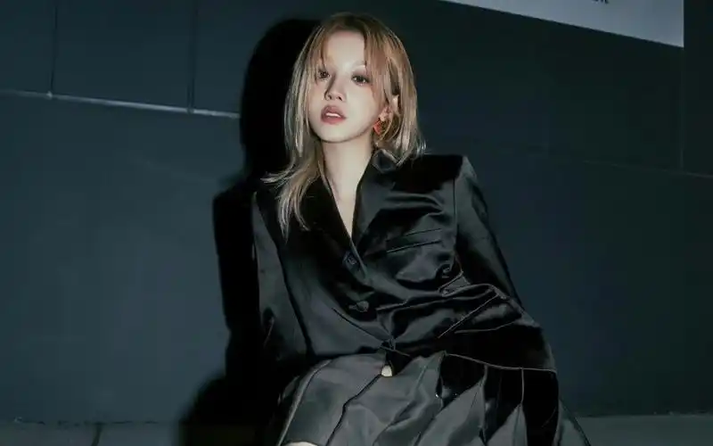 宋雨琦 fendi 最新拍摄大照,中短发帅气逼人,时尚表现力真好