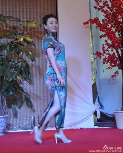 金秋时节旗袍走秀 - 美篇