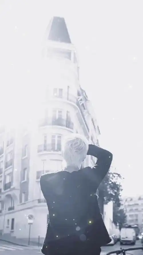 洛阳白牡丹王一博背影杀这该死的魅力