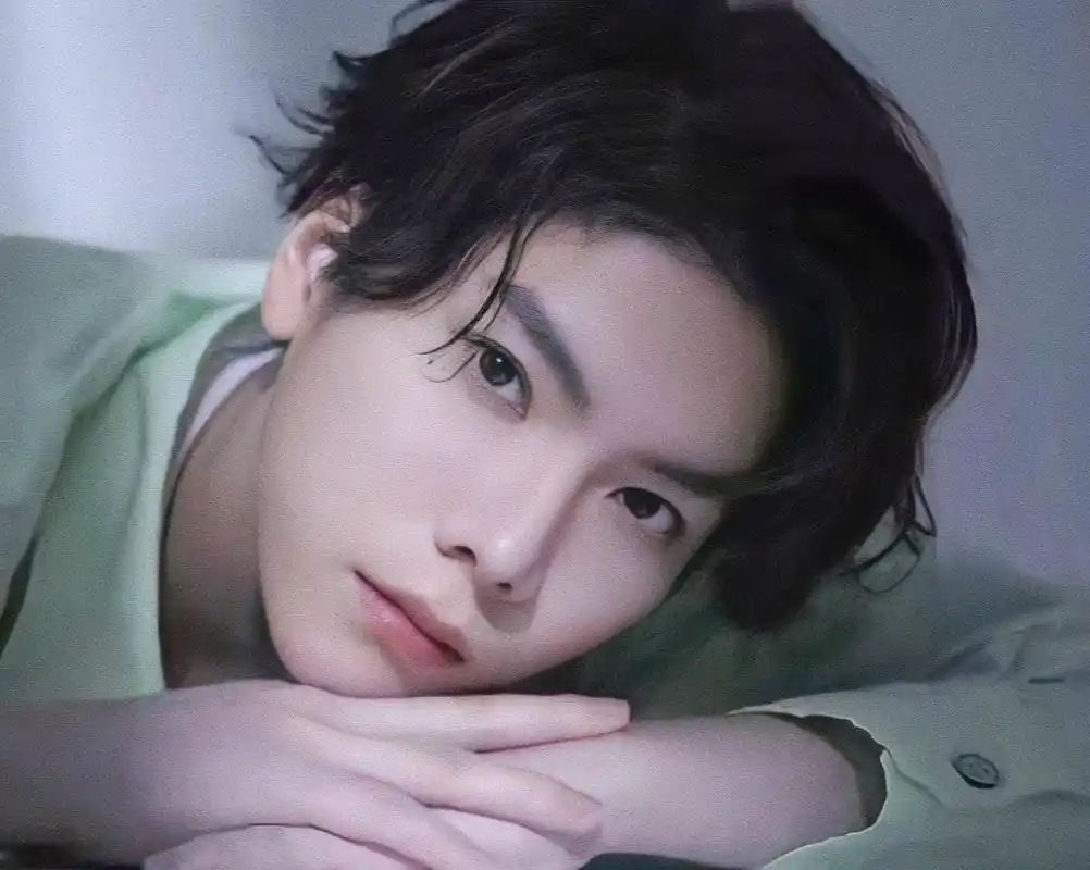 杨宇腾图片:禁欲系帅哥