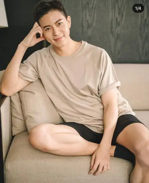 台湾肌肉帅哥身材比例完美的营养师adam丰士超