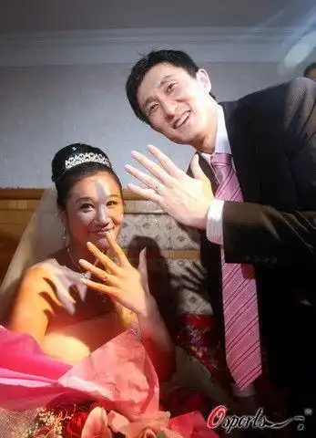 曝杜锋妻子马晨菲已怀胎6个月 世博年将初为人父