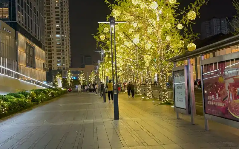 实拍成都春熙路夜景(原声无旁白)