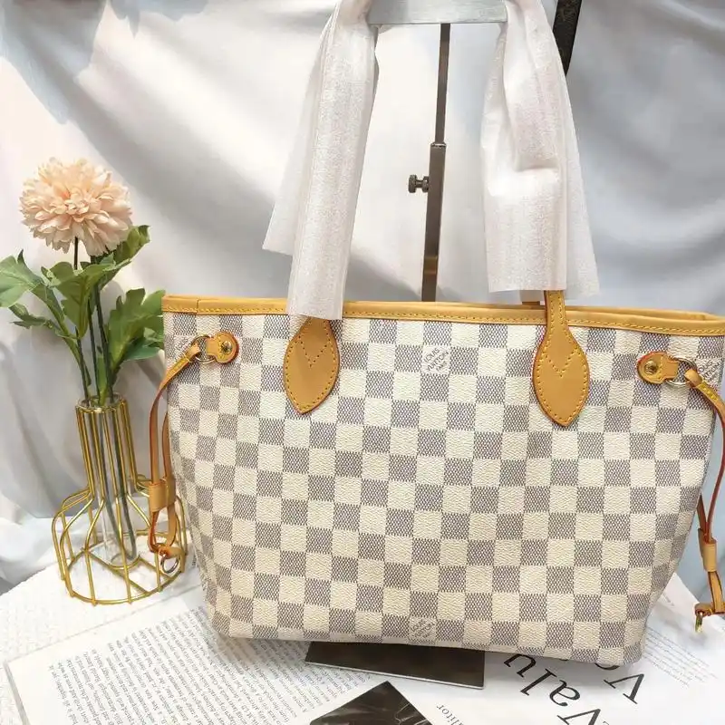 lv白棋盘格小号nf购物袋小清新之王