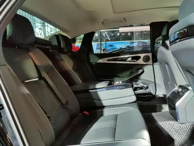 红旗h9|买2.0t版本建议一定上「顶配」,原因有仨